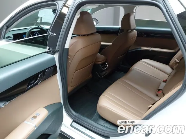 Hyundai Grandeur Grandeur (GN7) 2.5 Бензин 2WD — Фото автомобиля 12