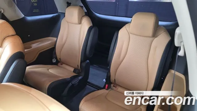 Kia Carnival Generation 4 — Фото автомобиля 27