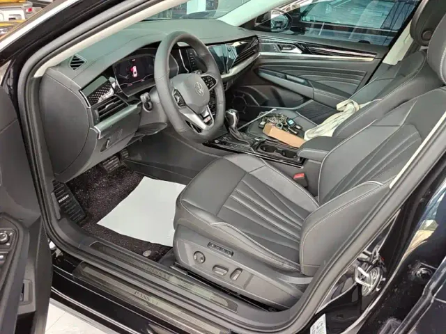 Volkswagen Passat — Фото автомобиля 14
