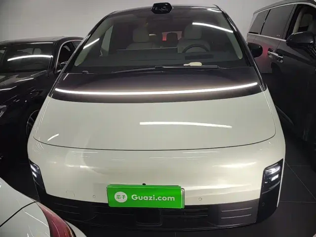 Li Auto MEGA — Фото автомобиля 2