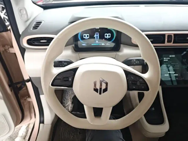 Leapmotor T03 — Фото автомобиля 10