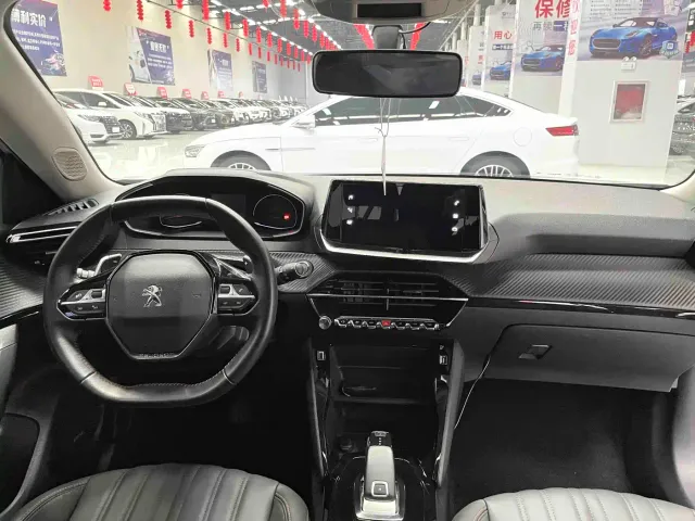 Peugeot 2008 — Фото автомобиля 9