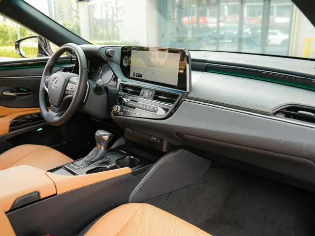 Lexus ES — Фото автомобиля 10
