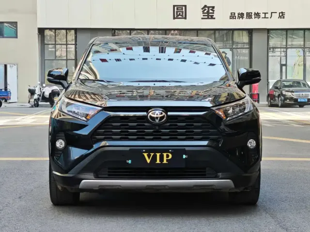 Toyota RAV4 — Фото автомобиля 2