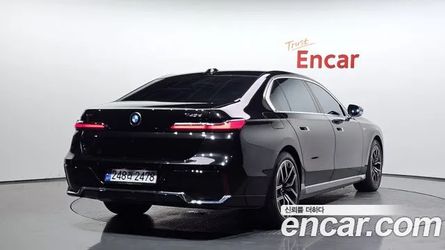 BMW 7-Series — Фото автомобиля 2