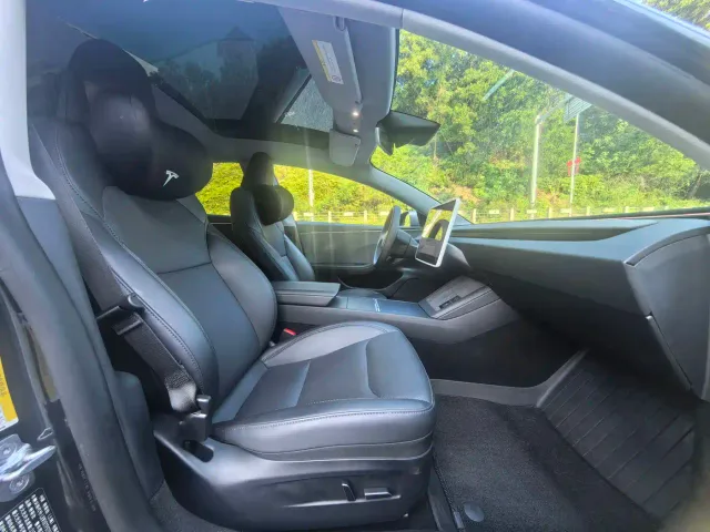 Tesla Model 3 — Фото автомобиля 14