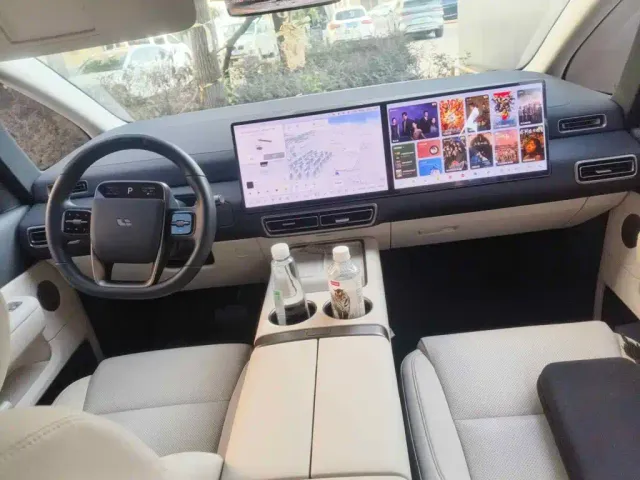 Li Auto MEGA — Фото автомобиля 12
