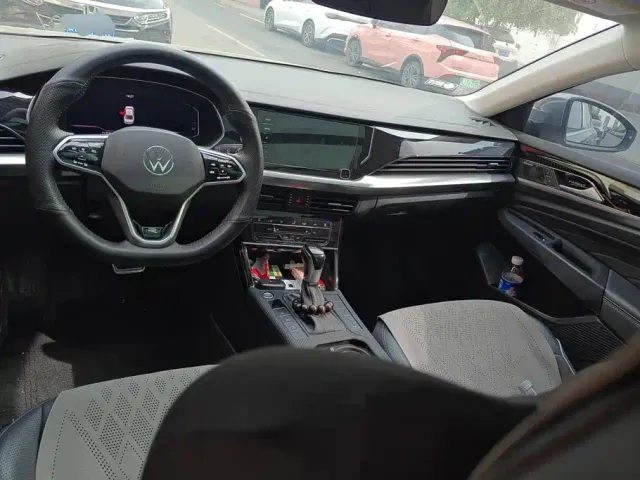 Volkswagen Passat — Фото автомобиля 12