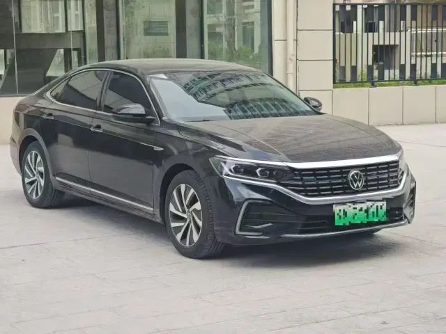 Volkswagen Passat — Фото автомобиля 3