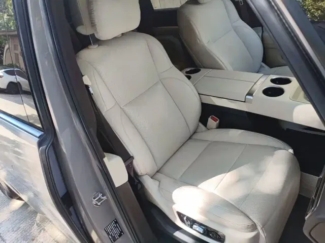 Li Auto MEGA — Фото автомобиля 24