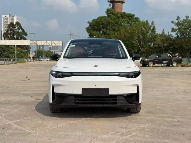 Leapmotor C10 — Фото автомобиля 2