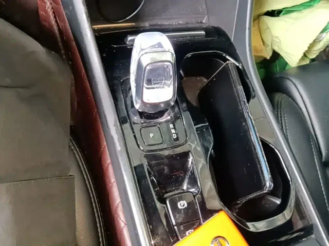Volvo XC40 — Фото автомобиля 9