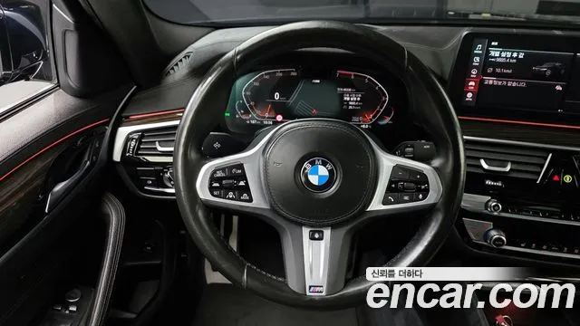 BMW 5-Series — Фото автомобиля 14