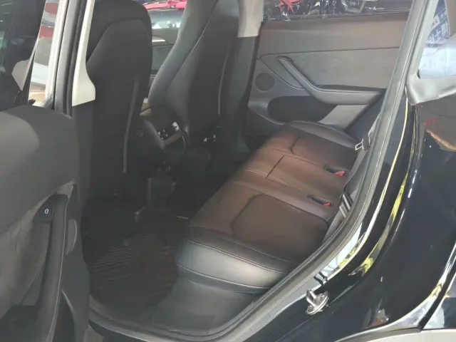 Tesla Model Y 2022 Rear-Wheel Drive Version — Фото автомобиля 8