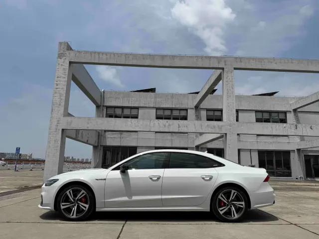Audi A7L — Фото автомобиля 7
