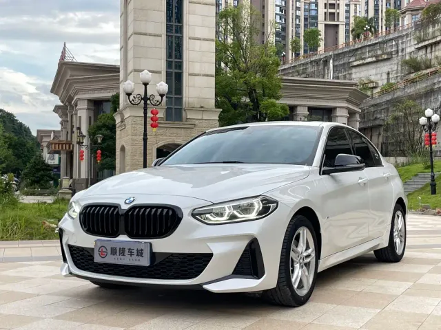 Фотография автомобиля — BMW 1 Series