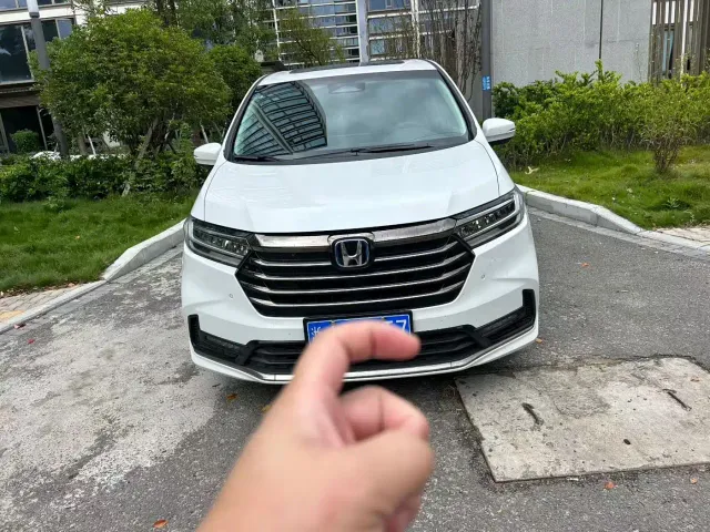 Фотография автомобиля — Honda Odyssey