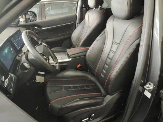 Roewe RX5 Max — Фото автомобиля 14