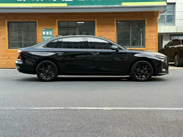 Hongqi H5 — Фото автомобиля 3
