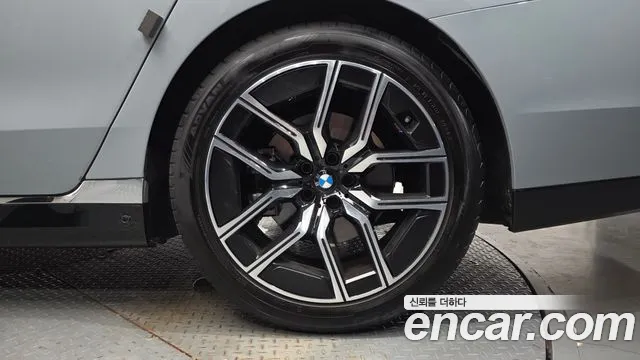 BMW 7-Series 7 серия (G70) 740i xDrive M Sport Limited — Фото автомобиля 16