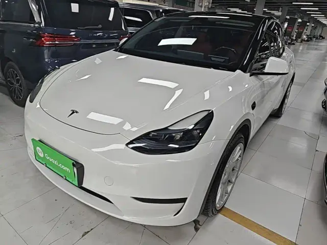 Фотография автомобиля — Tesla Model Y