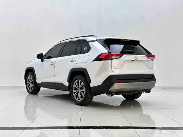 Toyota RAV4 — Фото автомобиля 6