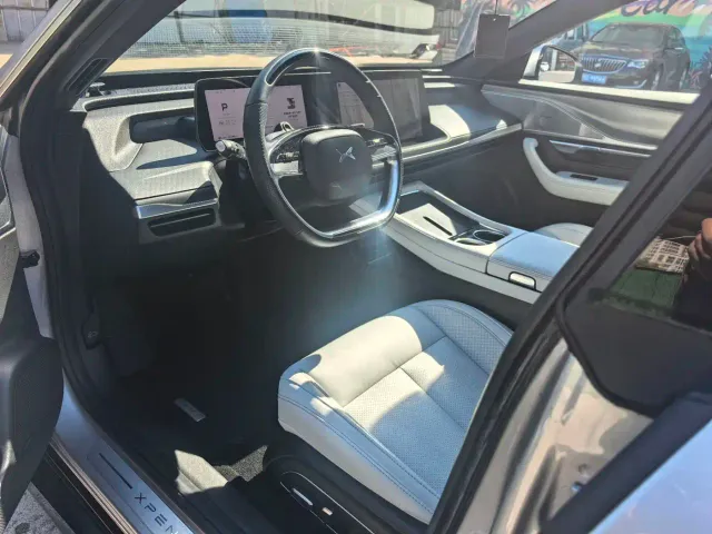 Xpeng P7 — Фото автомобиля 4
