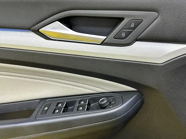 Volkswagen Golf — Фото автомобиля 16