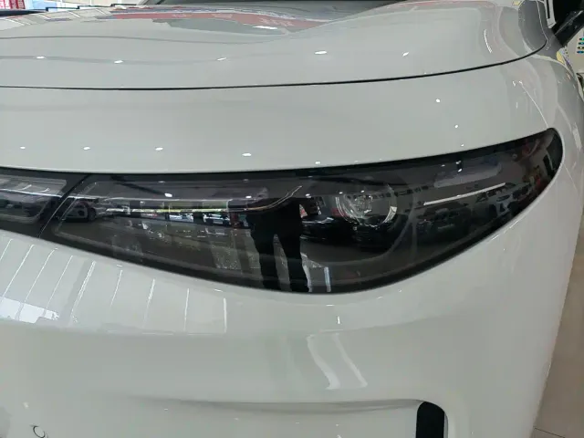 Leapmotor C10 — Фото автомобиля 11