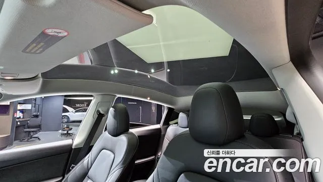 Tesla Model Y — Фото автомобиля 19