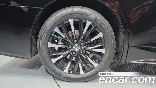 Toyota Alphard — Фото автомобиля 5