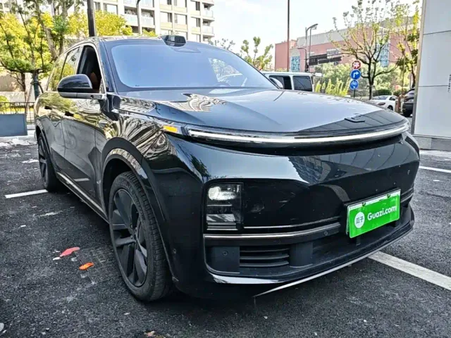 Li Auto L8 — Фото автомобиля 3