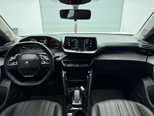 Peugeot 2008 — Фото автомобиля 11