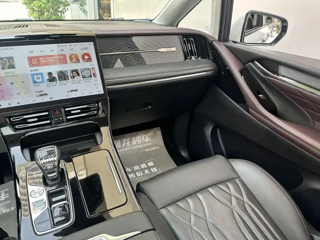 GAC Trumpchi M8 — Фото автомобиля 7