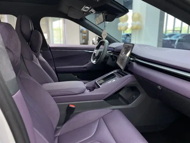 Xpeng P7 — Фото автомобиля 20