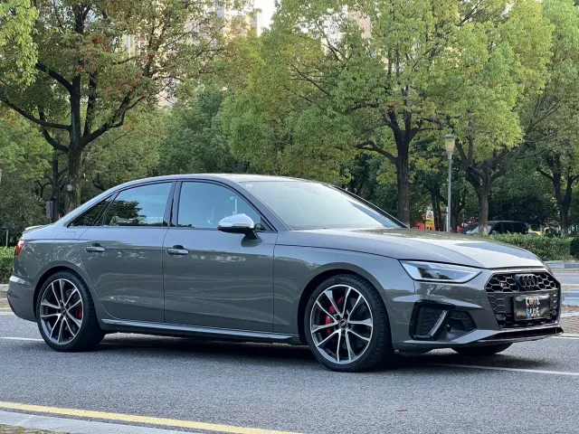 Audi S4 — Фото автомобиля 4
