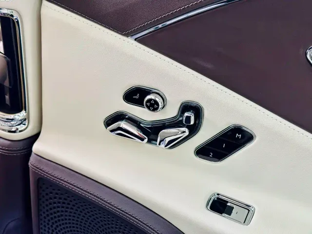 Bentley Flying Spur — Фото автомобиля 9