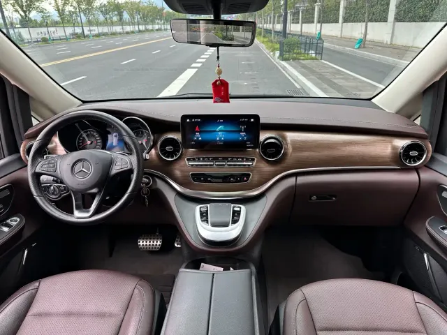 Mercedes-Benz V-Class — Фото автомобиля 8