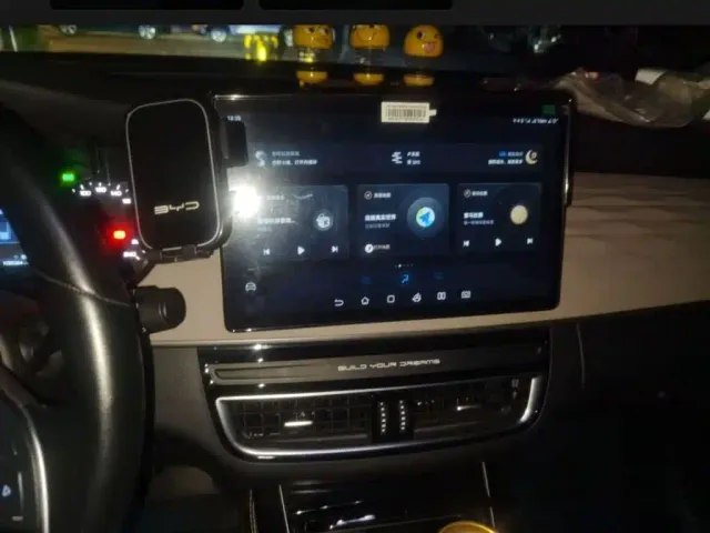 BYD Song MAX — Фото автомобиля 13
