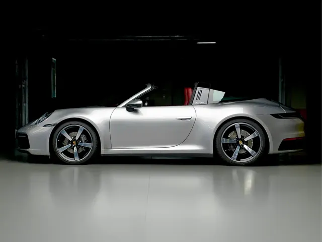 Porsche 911 — Фото автомобиля 3