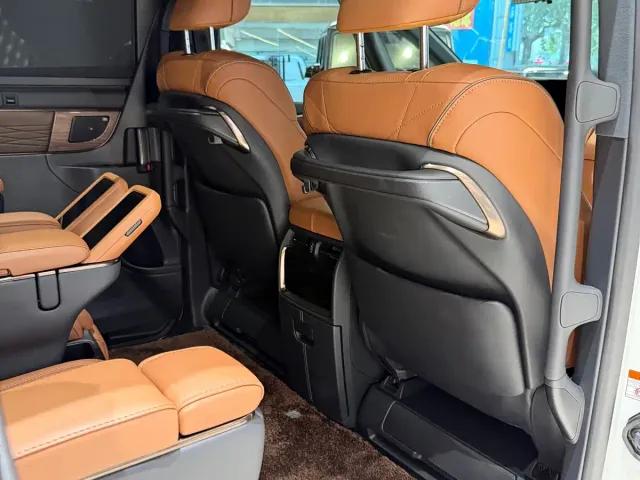 Toyota Vellfire — Фото автомобиля 10