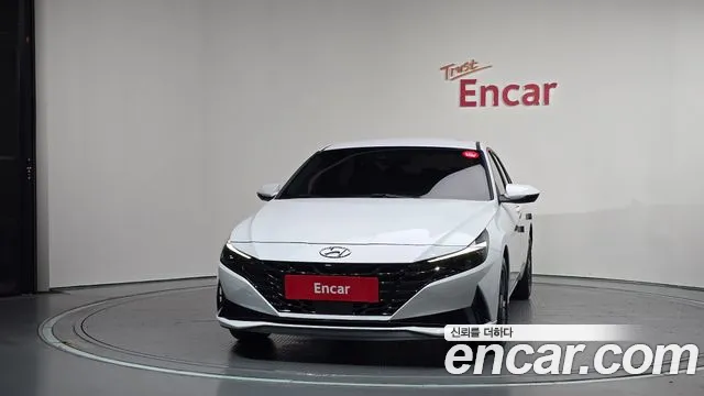 Hyundai Avante CN7 — Фото автомобиля 3
