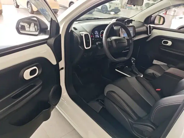 Roewe Clever — Фото автомобиля 15