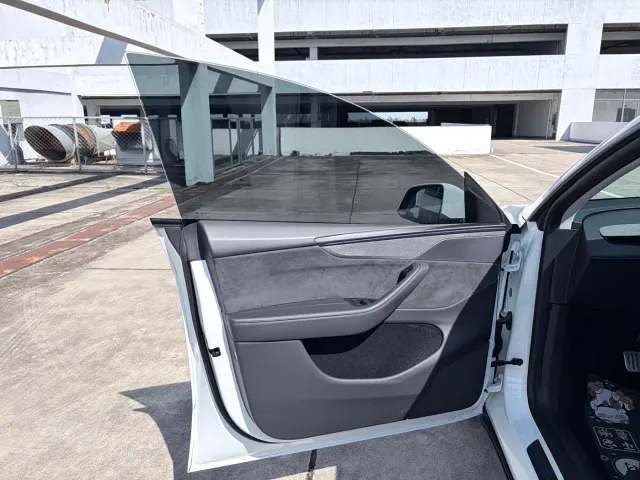 Tesla Model Y — Фото автомобиля 6