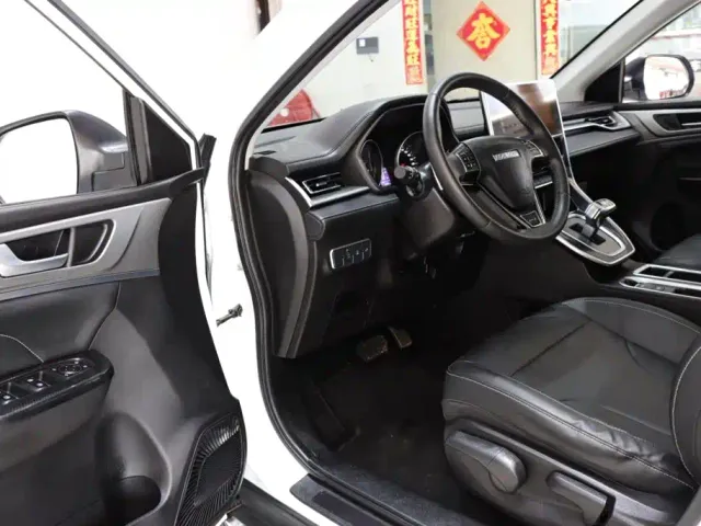 Haval M6 — Фото автомобиля 9