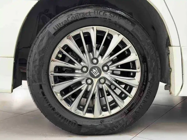 Toyota Vellfire — Фото автомобиля 9