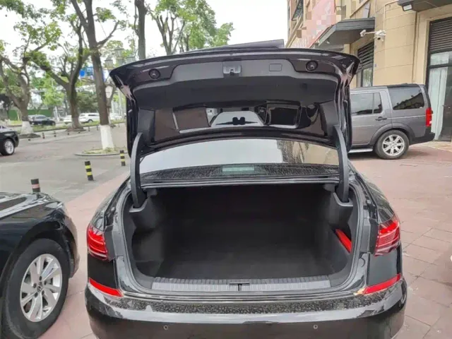 Volkswagen Passat — Фото автомобиля 18
