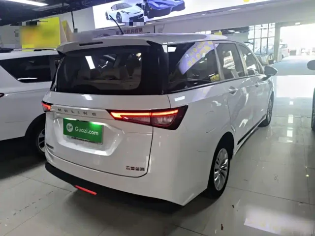 Wuling Jiachen — Фото автомобиля 6