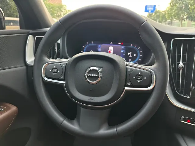 Volvo Volvo XC60 2024 B5 AWD Zhiyi Luxury Edition — Фото автомобиля 14