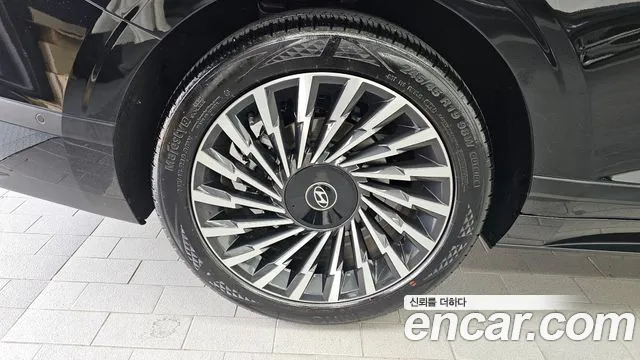 Hyundai Grandeur GN7 — Фото автомобиля 5